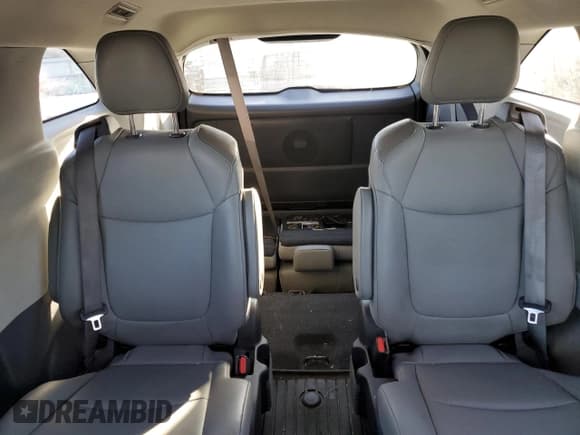 ✅ 2022 Toyota Sienna XLE • VIN: 5TDJRKECXNS122264 • Lot: 82003235. Listed on Copart with 45,711 mi. Free auction sales archive from the USA and detailed vehicle history report at DreamBid. Image 10.