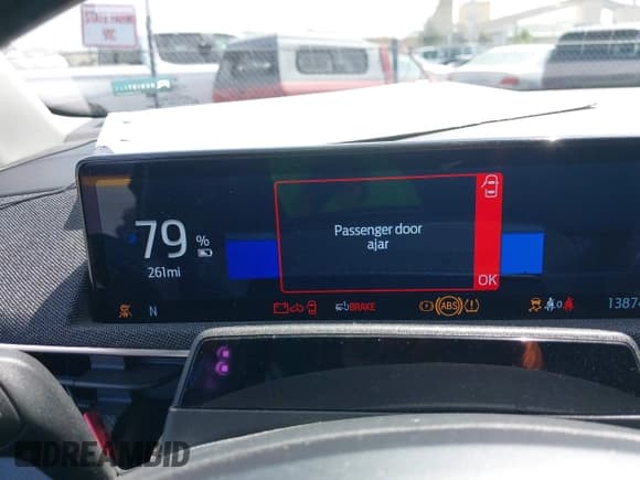 ✅ 2023 Ford Mustang Mach-E Premium • VIN: 3FMTK3R73PMA66134 • Lot: 42103326. Wystawiony na IAAI z przebiegiem 13 874 mil. Bezpłatny archiwum sprzedaży aukcyjnych z USA i szczegółowy raport historii pojazdu na DreamBid. Zdjęcie 17.