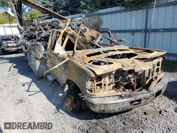 ✅ 1995 Ford F-350 • VIN: 1FDLF47F6SEA61187 • Lot: 71347514. Wystawiony na Copart z przebiegiem Nie podano. Bezpłatny archiwum sprzedaży aukcyjnych z USA i szczegółowy raport historii pojazdu na DreamBid. Zdjęcie 4.