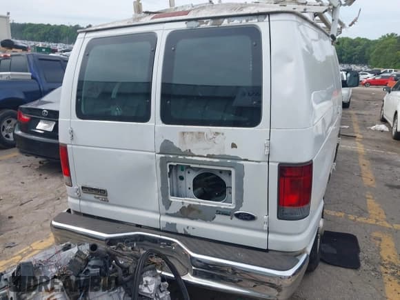 ✅ 2011 Ford Econoline Cargo Commercial • VIN: 1FTNE2ELXBDB13360 • Lot: 42162917. Listed on IAAI with 283,697 mi. Free auction sales archive from the USA and detailed vehicle history report at DreamBid. Image 16.