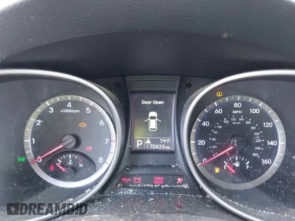 2014 Hyundai Santa Fe z VIN 5XYZUDLB9EG131820, wystawiony jako IAAI lot #43213820 z przebiegiem 170 425 mil mil oraz . Historia ofert i sprzedaży dostępna na DreamBid. Obrazek 7.