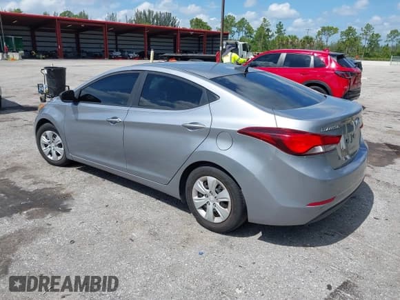 ✅ 2016 Hyundai Elantra SE • VIN: 5NPDH4AE8GH774845 • Lot: 42849543. Listed on IAAI with 122,622 mi. Free auction sales archive from the USA and detailed vehicle history report at DreamBid. Image 3.