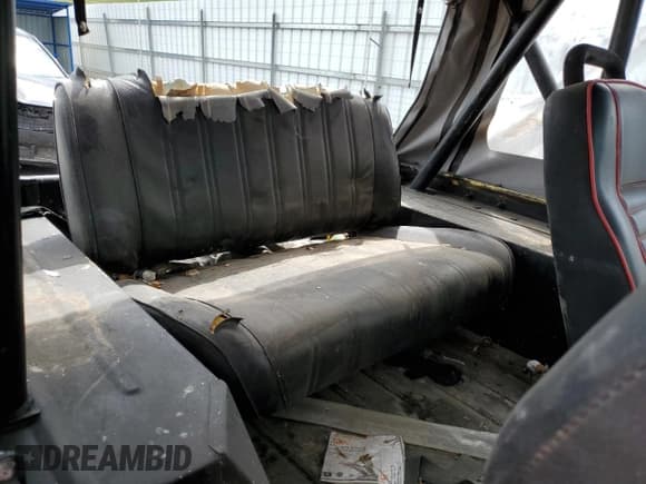 ✅ 1973 Jeep CJ • VIN: J3F835TE60296 • Lot: 61459945. Wystawiony na Copart z przebiegiem 19 615 mil. Bezpłatny archiwum sprzedaży aukcyjnych z USA i szczegółowy raport historii pojazdu na DreamBid. Zdjęcie 11.