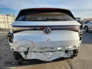 ✅ 2024 Volkswagen ID.4 Pro S • VIN: 1V2WSPE84RC024775 • Лот: 91235285. Опубликован ранее на Copart с пробегом 5 132 миль. Бесплатный доступ к архиву аукционных продаж из США и подробный отчёт об истории автомобиля на DreamBid. Изображение 6.