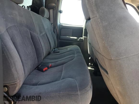 ✅ 2002 Chevrolet Silverado 2500HD LS • VIN: 1GCHK29UX2E293779 • Лот: 61271445. Опубликован ранее на Copart с пробегом 86 812 миль. Бесплатный доступ к архиву аукционных продаж из США и подробный отчёт об истории автомобиля на DreamBid. Изображение 10.