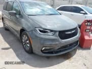 ✅ 2022 Chrysler Pacifica Hybrid Touring L • VIN: 2C4RC1L73NR121437 • Lot: 42547810. Wystawiony na IAAI z przebiegiem 84 816 mil. Bezpłatny archiwum sprzedaży aukcyjnych z USA i szczegółowy raport historii pojazdu na DreamBid. Zdjęcie 6.