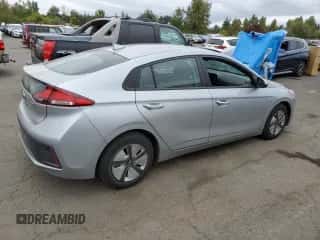 2020 Hyundai Ioniq Blue с VIN KMHC65LC2LU186115, выставлен на аукционе Copart как лот 71615674 с пробегом 95 742 миль миль и Списание • Salvage title. История ставок и продаж доступна на DreamBid. Изображение 3.