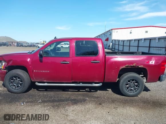 ✅ 2007 Chevrolet Silverado 1500 1LT • VIN: 2GCEK13M471530720 • Lot: 42655144. Listed on IAAI with 321,195 mi. Free auction sales archive from the USA and detailed vehicle history report at DreamBid. Image 14.