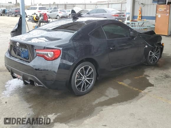 ✅ 2019 Toyota 86 • VIN: JF1ZNAA17K8703434 • Лот: 54105395. Опубликован ранее на Copart с пробегом 46 274 миль. Бесплатный доступ к архиву аукционных продаж из США и подробный отчёт об истории автомобиля на DreamBid. Изображение 3.