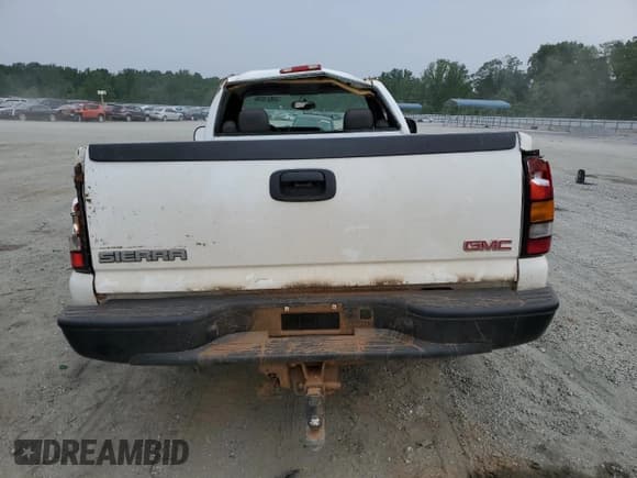 ✅ 2006 GMC Sierra 1500 Work Truck • VIN: 1GTEC14V66Z100214 • Лот: 59821015. Опубликован ранее на Copart с пробегом 168 724 миль. Бесплатный доступ к архиву аукционных продаж из США и подробный отчёт об истории автомобиля на DreamBid. Изображение 6.