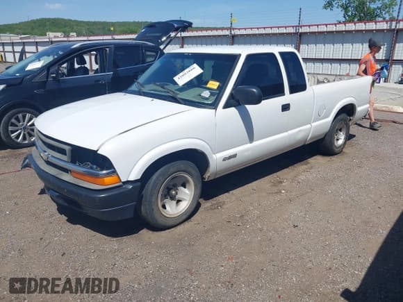 ✅ 2002 Chevrolet S-10 Fleet • VIN: 1GCCS195628174249 • Лот: 42082886. Опубликован ранее на IAAI с пробегом 362 368 миль. Бесплатный доступ к архиву аукционных продаж из США и подробный отчёт об истории автомобиля на DreamBid. Изображение 2.