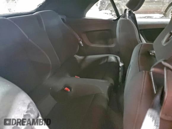 ✅ 2015 Ford Mustang V6 • VIN: 1FATP8EM5F5337235 • Lot: 94590405. Wystawiony na Copart z przebiegiem 50 459 mil. Bezpłatny archiwum sprzedaży aukcyjnych z USA i szczegółowy raport historii pojazdu na DreamBid. Zdjęcie 10.