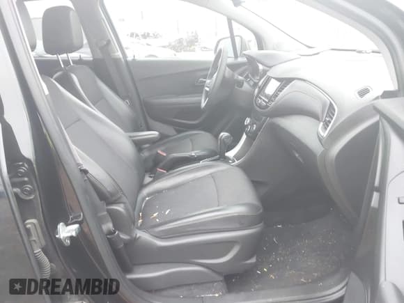 ✅ 2020 Chevrolet Trax LT • VIN: KL7CJPSB7LB052734 • Lot: 43032522. Wystawiony na IAAI z przebiegiem 51 796 mil. Bezpłatny archiwum sprzedaży aukcyjnych z USA i szczegółowy raport historii pojazdu na DreamBid. Zdjęcie 5.