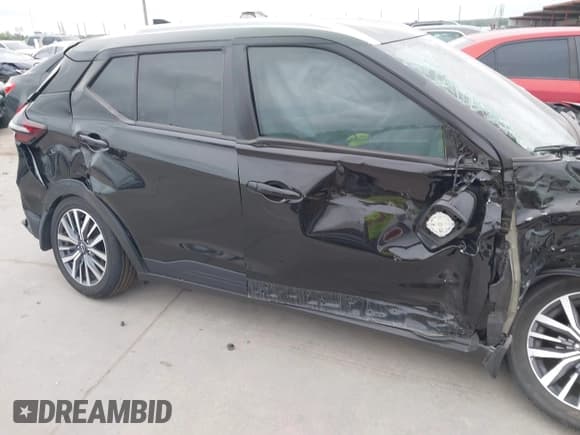 ✅ 2024 Nissan Kicks SV • VIN: 3N1CP5CV9RL554153 • Lot: 42457967. Listed on IAAI with 25,261 mi. Free auction sales archive from the USA and detailed vehicle history report at DreamBid. Image 14.