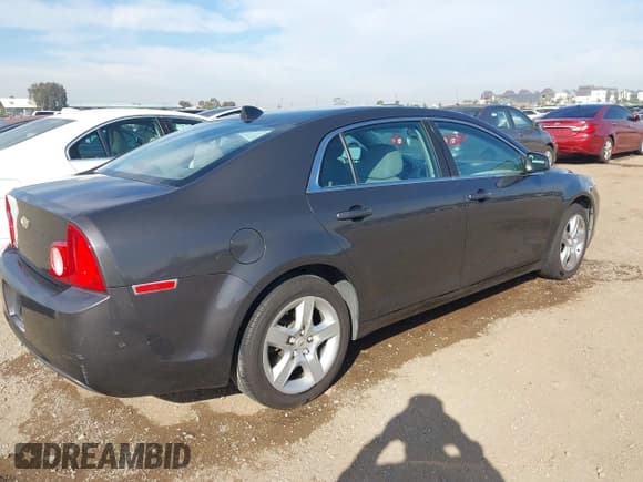 ✅ 2012 Chevrolet Malibu 1FL • VIN: 1G1ZA5E0XCF356833 • Lot: 43693337. Wystawiony na IAAI z przebiegiem 109 704 mil. Bezpłatny archiwum sprzedaży aukcyjnych z USA i szczegółowy raport historii pojazdu na DreamBid. Zdjęcie 4.