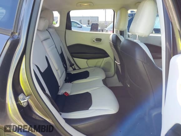 ✅ 2018 Jeep Compass Latitude • VIN: 3C4NJDBB6JT192392 • Lot: 43397736. Listed on IAAI with 64,955 mi. Free auction sales archive from the USA and detailed vehicle history report at DreamBid. Image 8.