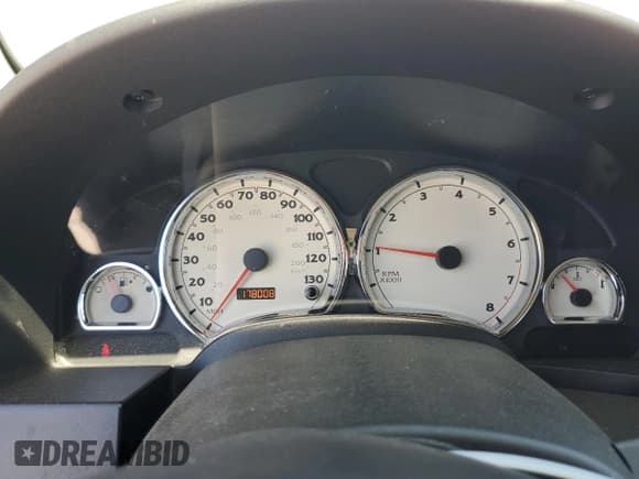 ✅ 2007 Saturn VUE V6 • VIN: 5GZCZ63447S864020 • Lot: 53581275. Wystawiony na Copart z przebiegiem 178 008 mil. Bezpłatny archiwum sprzedaży aukcyjnych z USA i szczegółowy raport historii pojazdu na DreamBid. Zdjęcie 9.