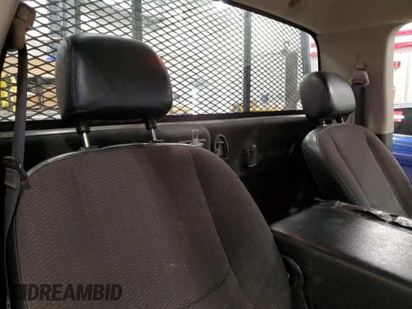 ✅ 2005 Dodge 2500 ST • VIN: 3D7KS26D75G832162 • Lot: 51807235. Wystawiony na Copart z przebiegiem 159 854 mil. Bezpłatny archiwum sprzedaży aukcyjnych z USA i szczegółowy raport historii pojazdu na DreamBid. Zdjęcie 10.