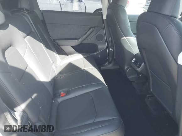 ✅ 2023 Tesla Model Y Performance • VIN: 7SAYGDEF5PA048656 • Lot: 43781155. Wystawiony na IAAI z przebiegiem 41 488 mil. Bezpłatny archiwum sprzedaży aukcyjnych z USA i szczegółowy raport historii pojazdu na DreamBid. Zdjęcie 8.