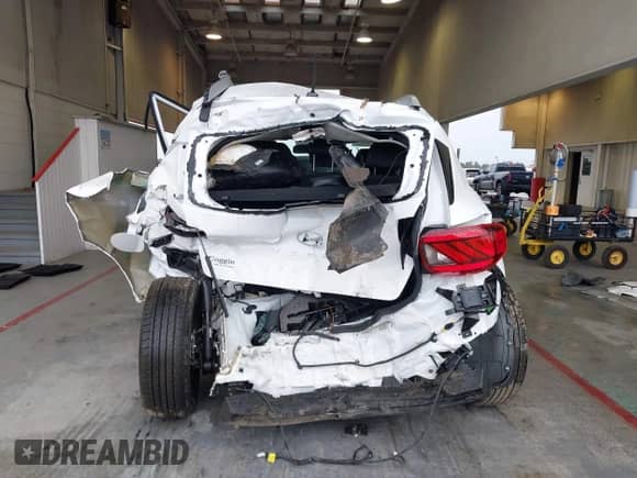 2023 Hyundai Venue Limited z VIN KMHRC8A32PU266009, wystawiony jako IAAI lot #43364487 z przebiegiem 6 798 mil mil oraz . Historia ofert i sprzedaży dostępna na DreamBid. Obrazek 17.