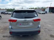 ✅ 2018 Toyota Highlander SE • VIN: 5TDJZRFH1JS817410 • Lot: 43616481. Listed on IAAI with 103,733 mi. Free auction sales archive from the USA and detailed vehicle history report at DreamBid. Image 17.