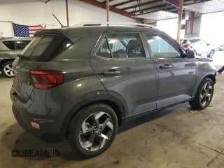✅ 2024 Hyundai Venue SEL • VIN: KMHRC8A33RU317679 • Lot: 79441404. Listed on Copart with 2,649 mi. Free auction sales archive from the USA and detailed vehicle history report at DreamBid. Image 3.