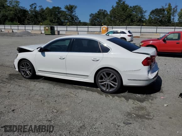 ✅ 2016 Volkswagen Passat S • VIN: 1VWAS7A37GC060198 • Lot: 80096285. Wystawiony na Copart z przebiegiem 116 178 mil. Bezpłatny archiwum sprzedaży aukcyjnych z USA i szczegółowy raport historii pojazdu na DreamBid. Zdjęcie 2.