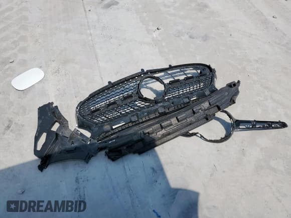 ✅ 2024 Mercedes-Benz GLA 250 • VIN: W1N4N4GB6RJ616092 • Lot: 68430125. Wystawiony na Copart z przebiegiem 22 873 mil. Bezpłatny archiwum sprzedaży aukcyjnych z USA i szczegółowy raport historii pojazdu na DreamBid. Zdjęcie 13.