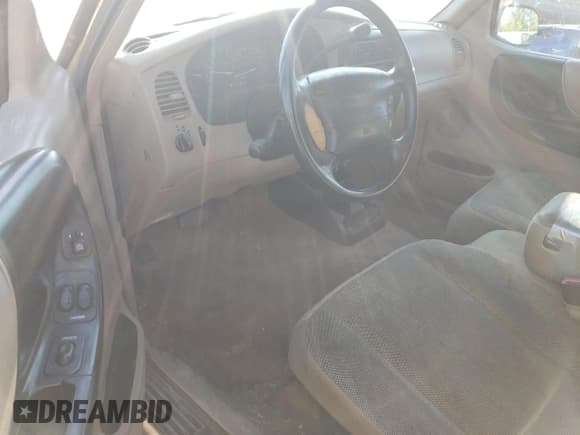 ✅ 2000 Ford Ranger XLT • VIN: 1FTYR14X3YPA63716 • Lot: 80617925. Listed on Copart with 307,023 mi. Free auction sales archive from the USA and detailed vehicle history report at DreamBid. Image 8.