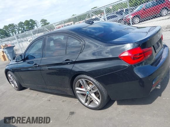 ✅ 2017 BMW 3 Series 340i • VIN: WBA8B3G32HNU36374 • Лот: 42557484. Опубликован ранее на IAAI с пробегом 122 169 миль. Бесплатный доступ к архиву аукционных продаж из США и подробный отчёт об истории автомобиля на DreamBid. Изображение 14.