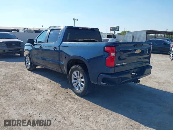 ✅ 2021 Chevrolet Silverado 1500 Custom • VIN: 3GCPWBEK6MG376058 • Lot: 43298320. Wystawiony na IAAI z przebiegiem 163 687 mil. Bezpłatny archiwum sprzedaży aukcyjnych z USA i szczegółowy raport historii pojazdu na DreamBid. Zdjęcie 3.