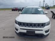 ✅ 2019 Jeep Compass Latitude • VIN: 3C4NJCBB9KT652088 • Lot: 42162439. Wystawiony na IAAI z przebiegiem 97 276 mil. Bezpłatny archiwum sprzedaży aukcyjnych z USA i szczegółowy raport historii pojazdu na DreamBid. Zdjęcie 12.