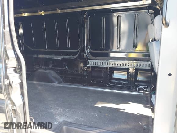 ✅ 2016 Ford Transit Cargo • VIN: 1FTYR2CM6GKB54374 • Лот: 41674672. Опубликован ранее на IAAI с пробегом 128 594 миль. Бесплатный доступ к архиву аукционных продаж из США и подробный отчёт об истории автомобиля на DreamBid. Изображение 8.