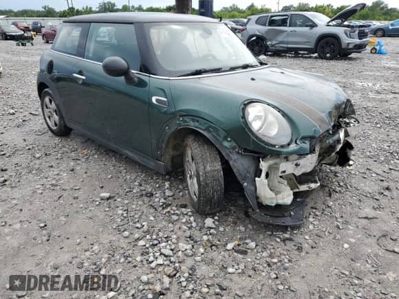 2016 MINI Hardtop with VIN WMWXP5C55G2D13123, listed as a Copart auction lot 61728955 with Not provided miles and Salvage title. Bid and sale history available at DreamBid. Image 4.