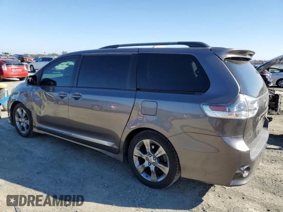 ✅ 2011 Toyota Sienna SE • VIN: 5TDXK3DC2BS098138 • Lot: 82783625. Listed on Copart with 171,940 mi. Free auction sales archive from the USA and detailed vehicle history report at DreamBid. Image 2.