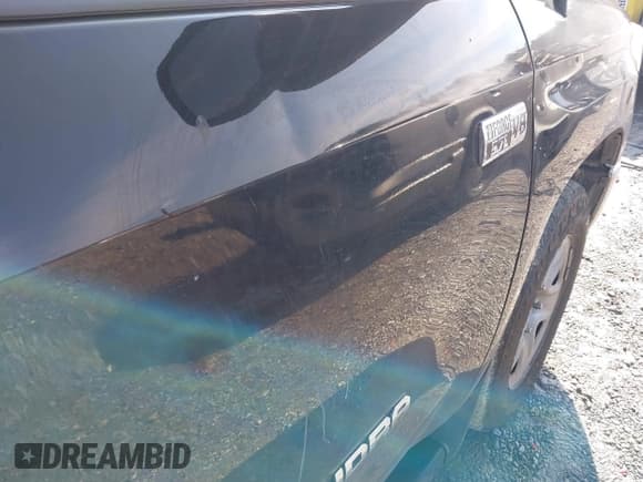 ✅ 2016 Toyota Tundra SR5 • VIN: 5TFRW5F18GX198203 • Лот: 41302725. Опубликован ранее на IAAI с пробегом 175 780 миль. Бесплатный доступ к архиву аукционных продаж из США и подробный отчёт об истории автомобиля на DreamBid. Изображение 17.