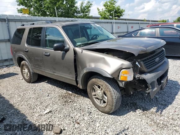 ✅ 2003 Ford Explorer XLS • VIN: 1FMZU72K43UB12036 • Lot: 61124985. Listed on Copart with 210,901 mi. Free auction sales archive from the USA and detailed vehicle history report at DreamBid. Image 4.