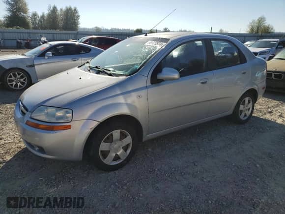 2006 Chevrolet Aveo LS z VIN KL1TD56646B524251, wystawiony jako Copart lot #69723374 z przebiegiem 109 409 mil mil oraz Szkoda całkowita • Salvage title. Historia ofert i sprzedaży dostępna na DreamBid. Obrazek 1.