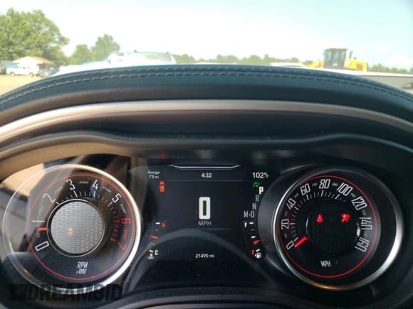 ✅ 2022 Dodge Challenger R/T • VIN: 2C3CDZBTXNH230570 • Lot: 63349754. Wystawiony na Copart z przebiegiem 21 490 mil. Bezpłatny archiwum sprzedaży aukcyjnych z USA i szczegółowy raport historii pojazdu na DreamBid. Zdjęcie 9.