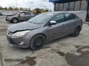 ✅ 2012 Ford Focus SE • VIN: 1FAHP3F23CL310838 • Lot: 82327225. Wystawiony na Copart z przebiegiem 187 494 mil. Bezpłatny archiwum sprzedaży aukcyjnych z USA i szczegółowy raport historii pojazdu na DreamBid. Zdjęcie 1.