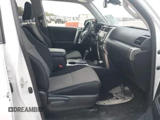 ✅ 2024 Toyota 4Runner SR5 • VIN: JTEMU5JR1R6282459 • Lot: 43813825. Wystawiony na IAAI z przebiegiem 47 318 mil. Bezpłatny archiwum sprzedaży aukcyjnych z USA i szczegółowy raport historii pojazdu na DreamBid. Zdjęcie 5.