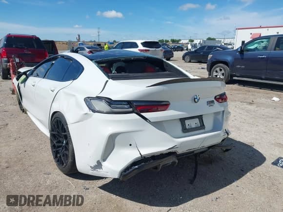 ✅ 2021 BMW M8 Competition • VIN: WBSGV0C05MCF88621 • Lot: 42218093. Listed on IAAI with Not provided. Free auction sales archive from the USA and detailed vehicle history report at DreamBid. Image 3.
