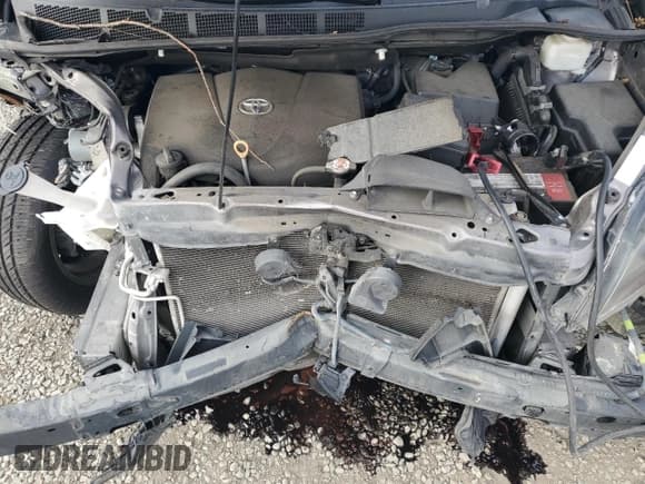 ✅ 2020 Toyota Sienna SE • VIN: 5TDXZ3DC0LS062302 • Lot: 46988815. Wystawiony na Copart z przebiegiem 97 304 mil. Bezpłatny archiwum sprzedaży aukcyjnych z USA i szczegółowy raport historii pojazdu na DreamBid. Zdjęcie 12.