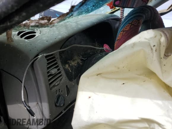 ✅ 2001 Ford Explorer XLT • VIN: 1FMZU73E21ZA62780 • Лот: 48126875. Опубликован ранее на Copart с пробегом Не указан. Бесплатный доступ к архиву аукционных продаж из США и подробный отчёт об истории автомобиля на DreamBid. Изображение 9.