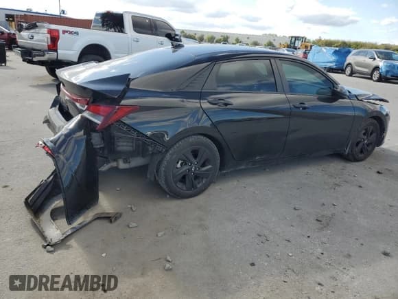 ✅ 2022 Hyundai Elantra SEL • VIN: 5NPLM4AGXNH082804 • Lot: 82569325. Listed on Copart with 40,674 mi. Free auction sales archive from the USA and detailed vehicle history report at DreamBid. Image 3.