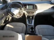 ✅ 2018 Hyundai Elantra SEL • VIN: 5NPD84LF4JH375623 • Lot: 89582225. Wystawiony na Copart z przebiegiem 101 981 mil. Bezpłatny archiwum sprzedaży aukcyjnych z USA i szczegółowy raport historii pojazdu na DreamBid. Zdjęcie 8.