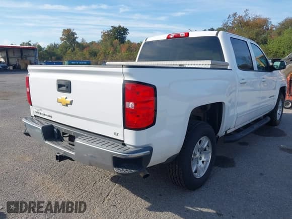 ✅ 2018 Chevrolet Silverado 1500 LT • VIN: 3GCPCREH9JG312968 • Lot: 43688503. Wystawiony na IAAI z przebiegiem 110 456 mil. Bezpłatny archiwum sprzedaży aukcyjnych z USA i szczegółowy raport historii pojazdu na DreamBid. Zdjęcie 4.