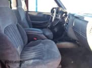 ✅ 2000 Chevrolet S-10 LS • VIN: 1GCCS19WXY8266921 • Лот: 86826304. Опубликован ранее на Copart с пробегом 98 718 миль. Бесплатный доступ к архиву аукционных продаж из США и подробный отчёт об истории автомобиля на DreamBid. Изображение 7.