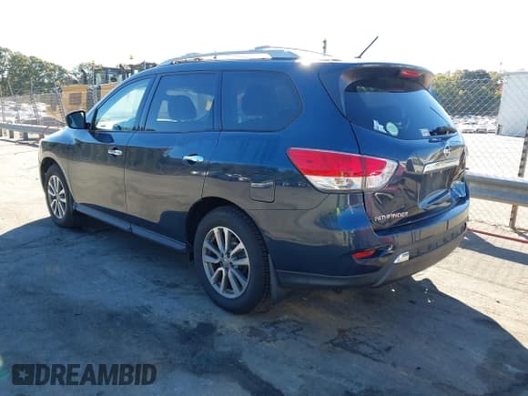 ✅ 2015 Nissan Pathfinder Platinum • VIN: 5N1AR2MM4FC660984 • Lot: 43440248. Listed on IAAI with 141,698 mi. Free auction sales archive from the USA and detailed vehicle history report at DreamBid. Image 3.