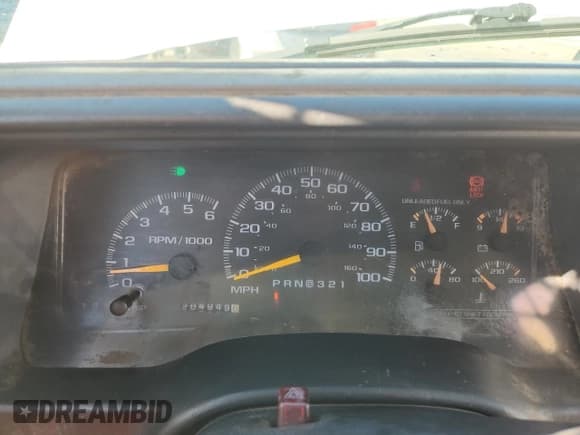 ✅ 1999 GMC Suburban • VIN: 3GKFK16R6XG549955 • Lot: 69302585. Listed on Copart with 204,949 mi. Free auction sales archive from the USA and detailed vehicle history report at DreamBid. Image 9.